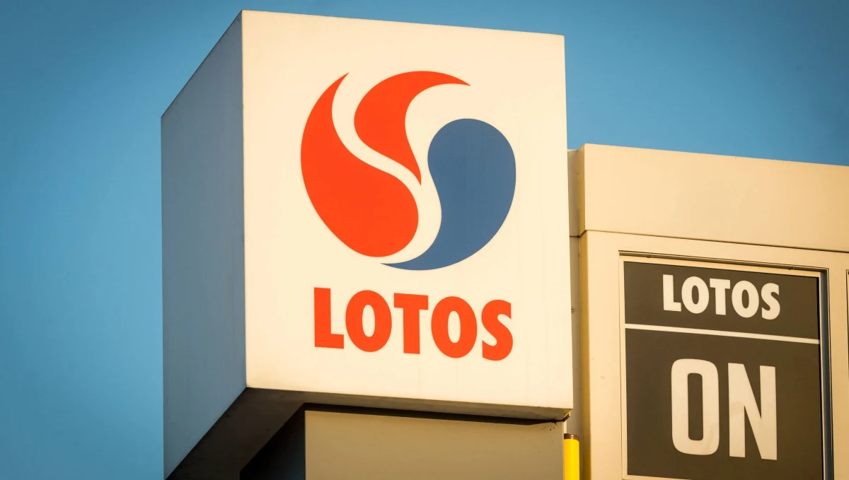 Grupa Lotos zanotowała 1 mld 388 mln zł straty netto za pierwsze półrocze 2020 r., podczas gdy rok wcześniej miała 673 mln zł zysku - podała spółka w raporcie za pierwsze półrocze 2020 r.