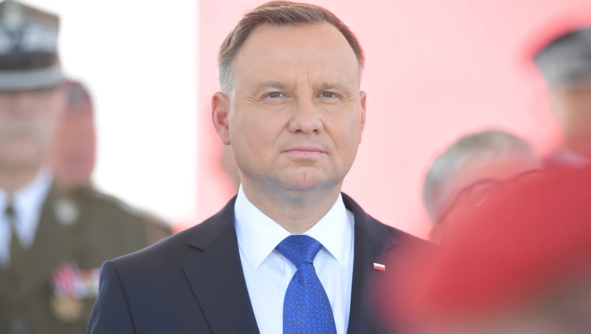 Sejm nie zajmie się przed końcem wakacji prezydenckim projektem zmiany prawa oświatowego, który miał uzależniać od zgody rodziców działalność organizacji pozarządowych w szkole. Jak dowiedział się reporter RMF FM, sejmowa komisja edukacji zajmie się ustawą najwcześniej we wrześniu.