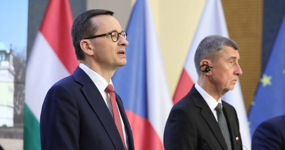 Premier Czech Andrej Babisz w piątek rano poinformował na Twitterze o rozmowie z premierem Mateuszem Morawieckim. Politycy zaapelowali o powtórzenie wyborów prezydenckich na Białorusi i opowiedzieli się za pilną wideokonferencją Rady Europejskiej.