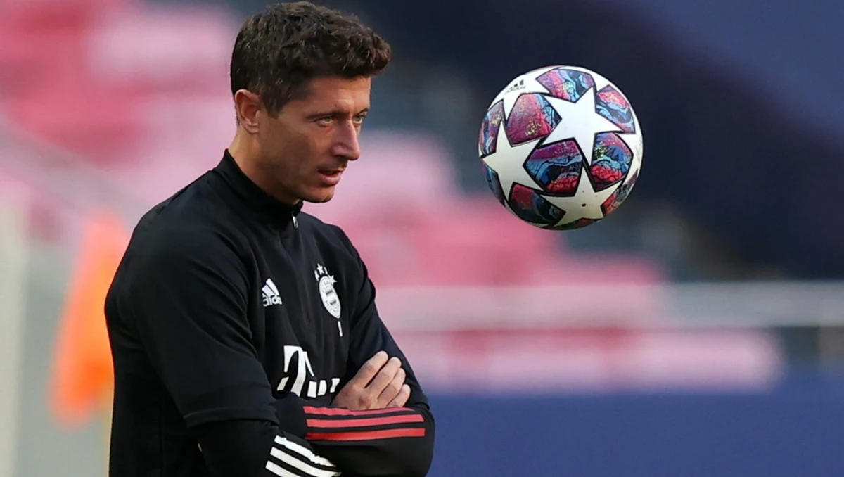 Niemiecki napastnik Gerd Mueller od 47 lat dzierży rekord bramek zdobytych w jednym sezonie we wszystkich rozgrywkach. Szansę na jego pobicie ma Robert Lewandowski. Polak potrzebuje jeszcze trzech bramek w turnieju Ligi Mistrzów w Lizbonie.