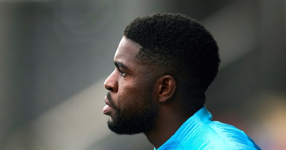 Francuski piłkarz Samuel Umtiti jest zakażony koronawirusem - poinformowała Barcelona. 26-latek, mistrz świata, chorobę przechodzi bezobjawowo, czuje się dobrze, a nie poleciał z drużyną do Lizbony na turniej finałowy Ligi Mistrzów, bo leczy uraz kolana.
