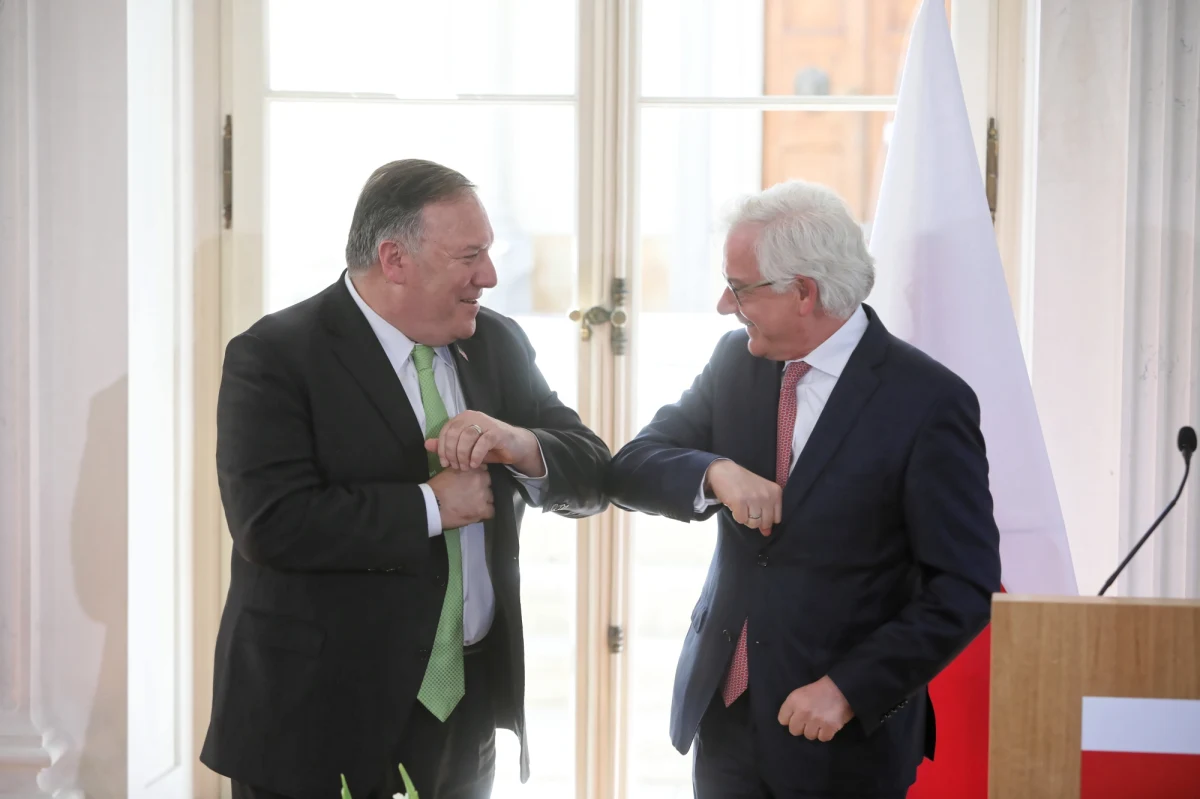 Zwiększona obecność wojsk amerykańskich w Polsce przyczyni się do wzmocnienia bezpieczeństwa w regionie - podkreślali podczas konferencji szef MSZ Jacek Czaputowicz i sekretarz stanu USA Mike Pompeo. Zgodnie uznali również, że wybory prezydenckie na Białorusi nie były wolne i demokratyczne.