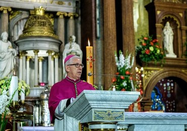 Abp Skworc: Kobieta przede wszystkim daje życie i troszczy się o życie, a jej podstawową cechą jest czułość