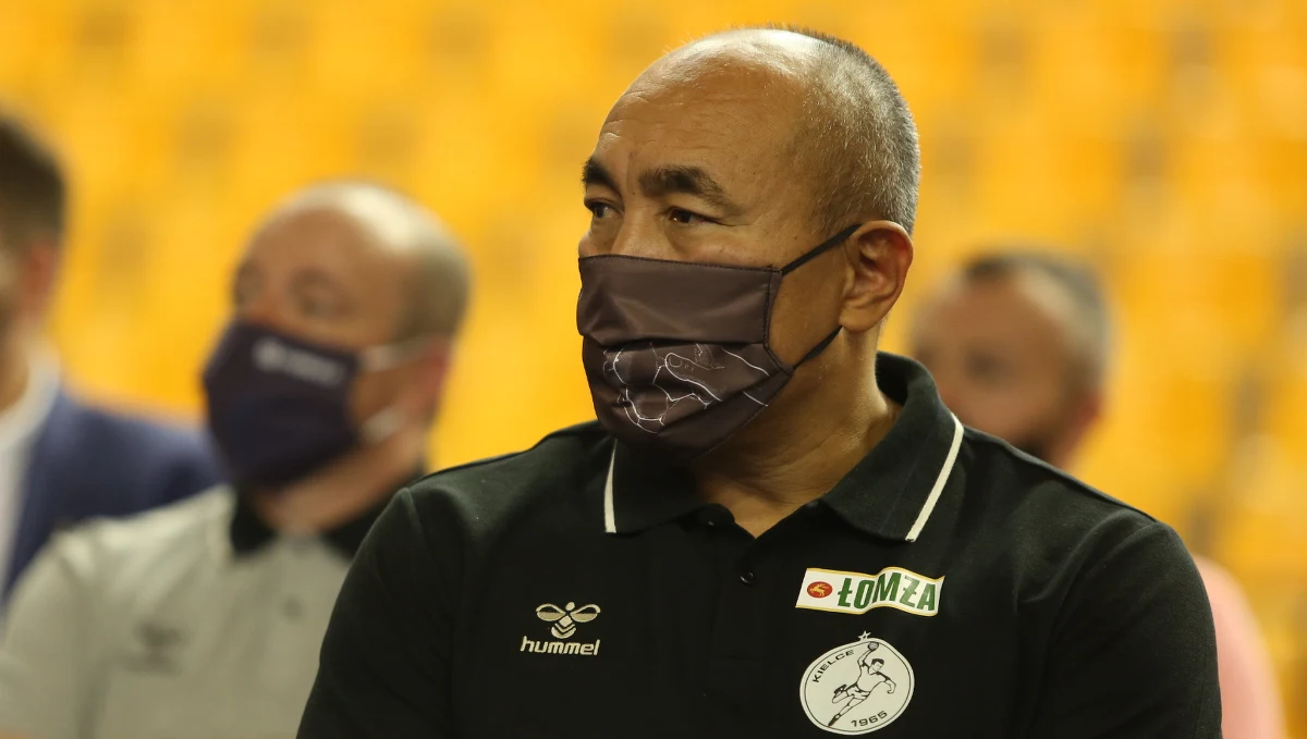 "Prezes Bertus Servaas od początku powtarzał, że będzie walczył o klub do końca. Teraz mamy sponsora i gwarancję spokojnych przygotowań do sezonu" - mówi trener najlepszej polskiej drużyny piłki ręcznej Łomża Vive Kielce Talant Dujszebajew. Po tym jak w Kielcach znaleziono nowego sponsora tytularnego w klubie znów planują sukcesy nie tylko na krajowym podwórku: "Mistrzostwo Polski i puchar to nasz obowiązek" - przyznaje Dujszebajew.