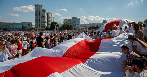 Ambasador Białorusi na Słowacji Ihar Laszczenia w nagraniu opublikowanym w sobotę w internecie wyraził solidarność z protestującymi na Białorusi - poinformowała w niedzielę agencja Reutera, nazywając deklarację dyplomaty "niezwykłym ruchem".