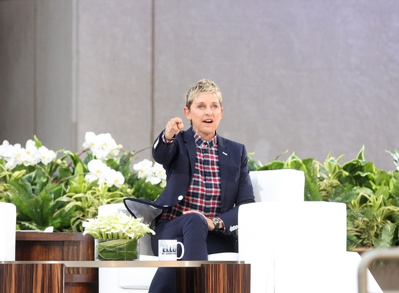 Choć jeszcze kilka tygodni temu to właśnie jeden z producentów zapewniał, że w prowadzonym przez Ellen DeGeneres show żadnych zwolnień nie będzie, w poniedziałek, 17 sierpnia, okazało się, że się mylił. I to bardzo. Z prowadzonym przez showmankę programem pożegnali się Ed Glavin, Kevin Leman oraz Jonathan Norman.