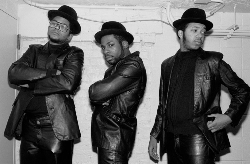 Jam Master Jay został zastrzelony w 2002 roku. Po 15 latach nowojorska policja zdecydowała się zamknąć sprawę morderstwa DJ-a i muzyka z Run-DMC i nadać jej status "nierozwiązana". Teraz pojawiły się nowe  informacje. 