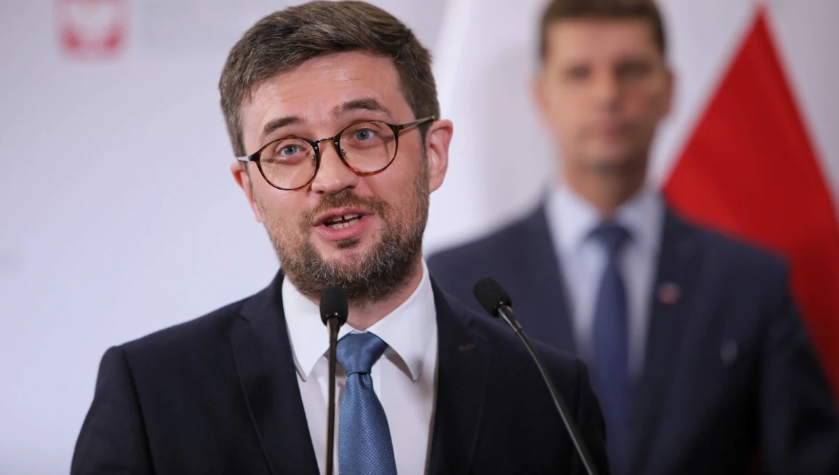 Na nowej maturze część pytań z języka polskiego będzie znana przed egzaminem - zapowiada w środowym "Dzienniku Gazecie Prawnej" dyrektor Centralnej Komisji Egzaminacyjnej Marcin Smolik. Jak przyznaje, wyniki tegorocznych matur nie były dobre.