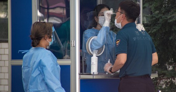 Władze Korei Południowej zgłosiły w środę 297 nowych zakażeń koronawirusem, najwięcej od 8 marca – przekazała agencja Yonhap. Kraj boryka się z nowymi ogniskami infekcji, szczególnie w Seulu i okolicach, a dobowe bilanse od tygodnia nie spadają poniżej 100.