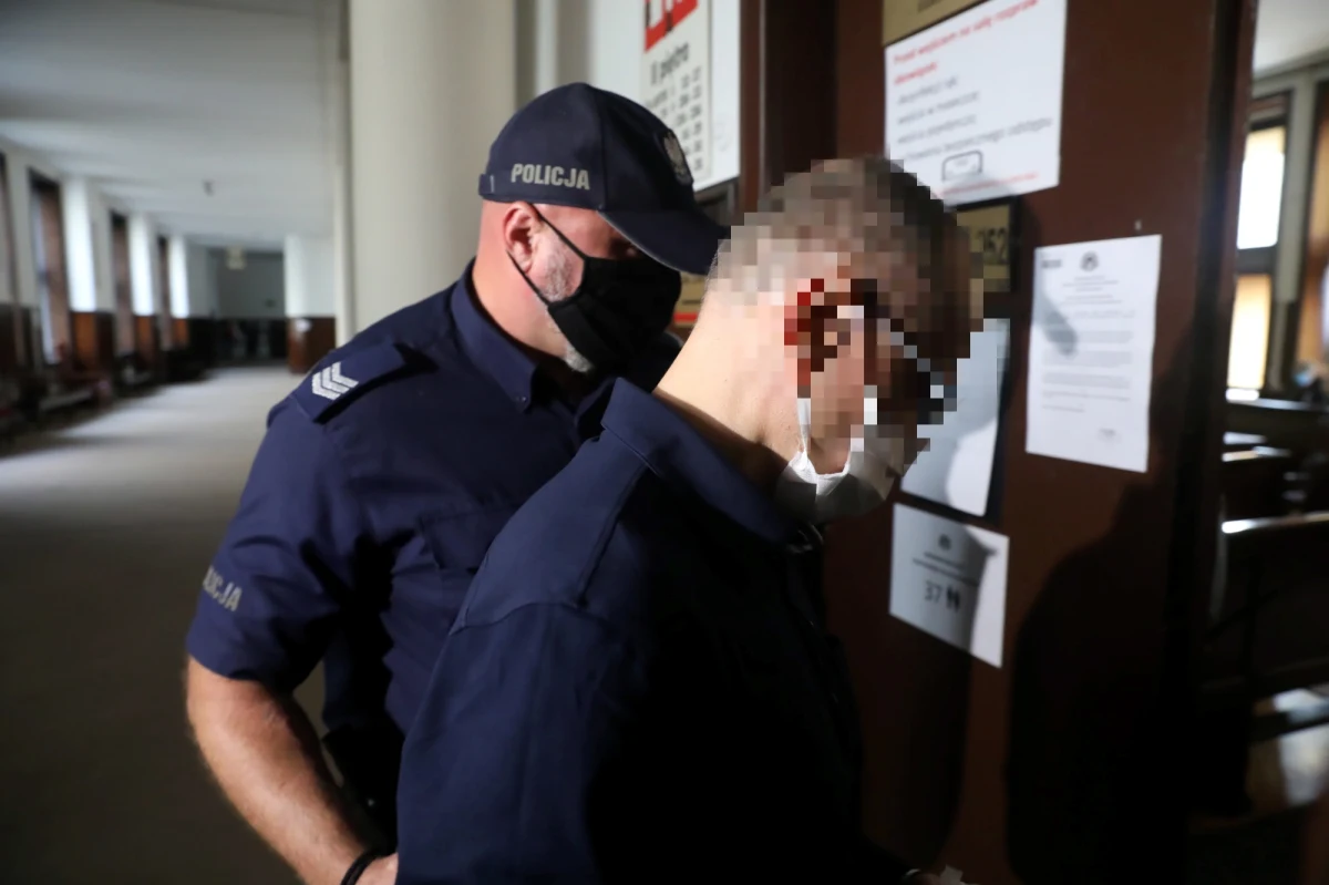 Przed warszawskim sądem okręgowym rozpoczął się proces w sprawie zabójstwa byłego premiera PRL Piotra Jaroszewicza i jego żony w 1992 roku. Na ławie oskarżonych zasiadło trzech mężczyzn powiązanych z mafią pruszkowską. Grozi im dożywotnie pozbawienie wolności.