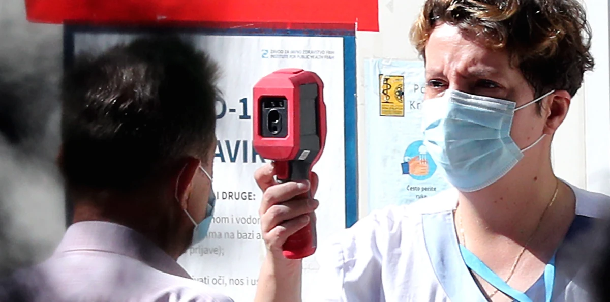 W Europie, Ameryce Północnej oraz w niektórych regionach Azji coraz częściej wykrywana jest bardziej zakaźna, zmutowana wersja koronawirusa SARS-CoV-2. Jednak nie powinniśmy się tego obawiać, bo wydaje się, że jest on mniej zabójczy – twierdzi prezes-elekt Międzynarodowego Towarzystwa Chorób Zakaźnych prof. Paul Tambyah.