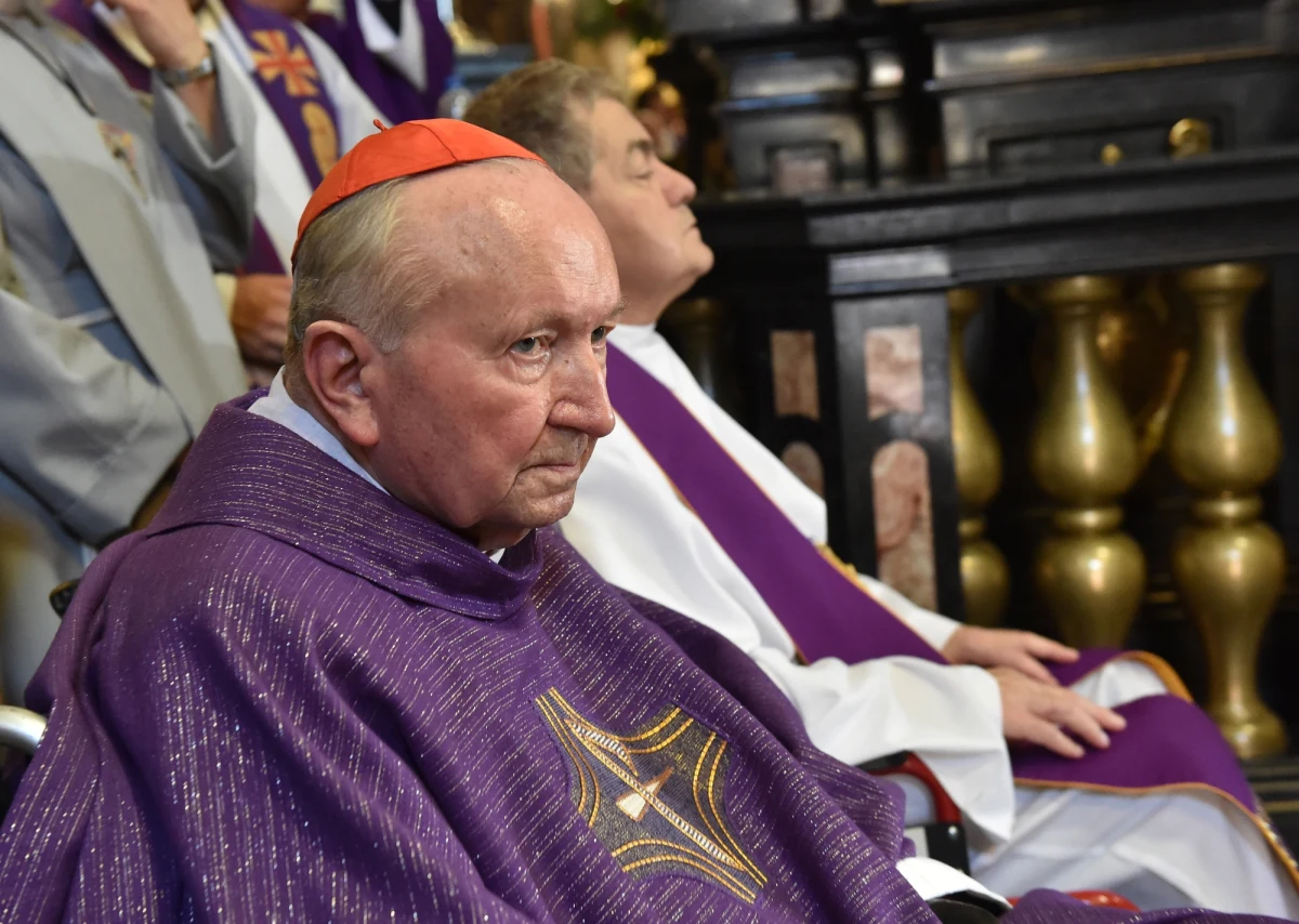 Kardynał Marian Jaworski, emerytowany metropolita lwowski, trafił do szpitala. Archidiecezja Krakowska zaapelowała o modlitwę w jego intencji. 