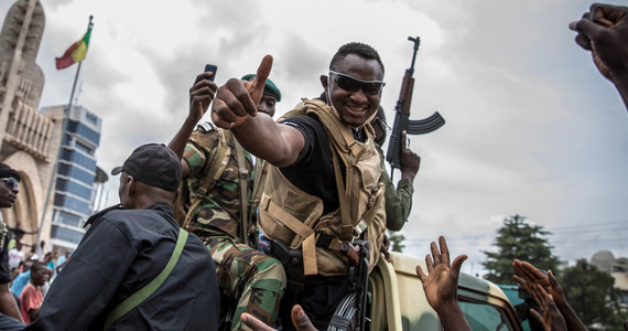 Wydarzenia w Mali, gdzie wojskowi dokonali we wtorek zamachu stanu, obalając prezydenta Ibrahima Boubacara Keitę, mogą mieć destabilizujący wpływ na cały region i walkę z terroryzmem - uznali w środę szefowie państw i rządów krajów UE.