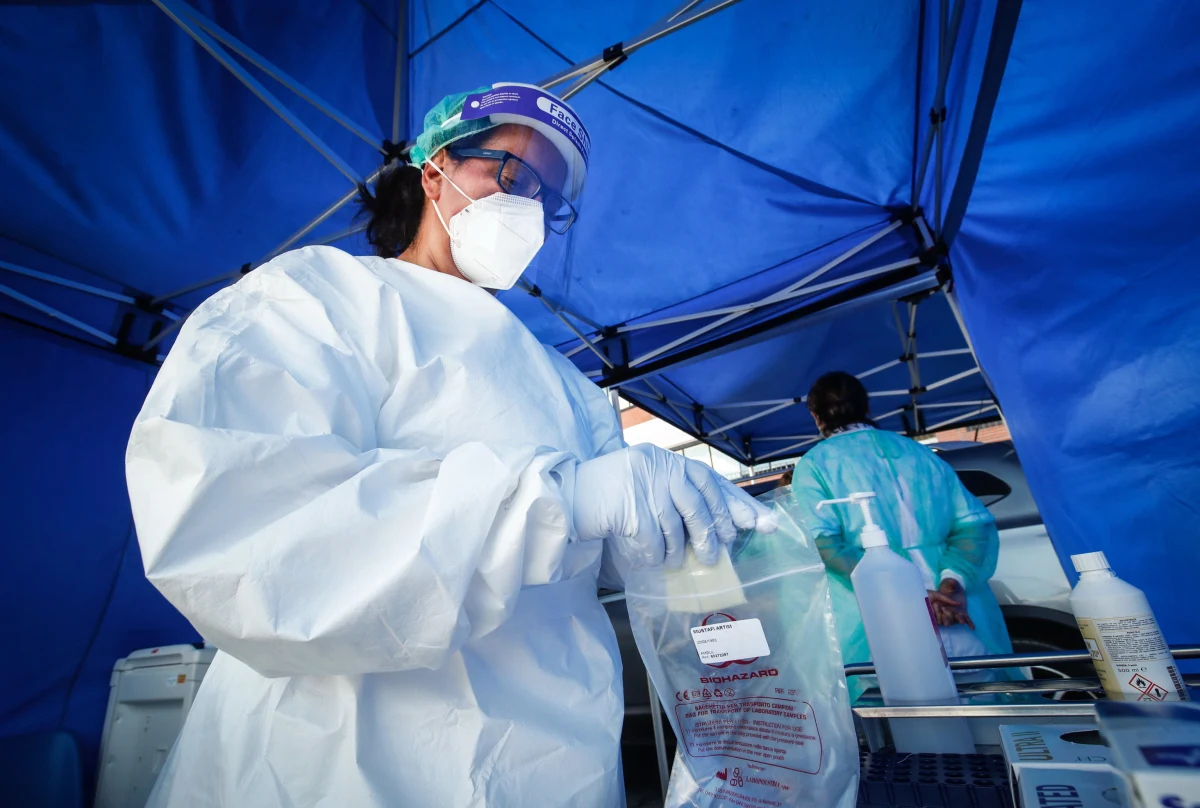 Irlandii grozi wkrótce wzrost liczby zakażeń koronawirusem do poziomu, z którym nie będzie mogła sobie poradzić - ostrzegł w środę prof. Philip Nolan, szef zespołu modeli epidemicznych w rządowej radzie ds. kryzysowych sytuacji zdrowotnych (NPHET).