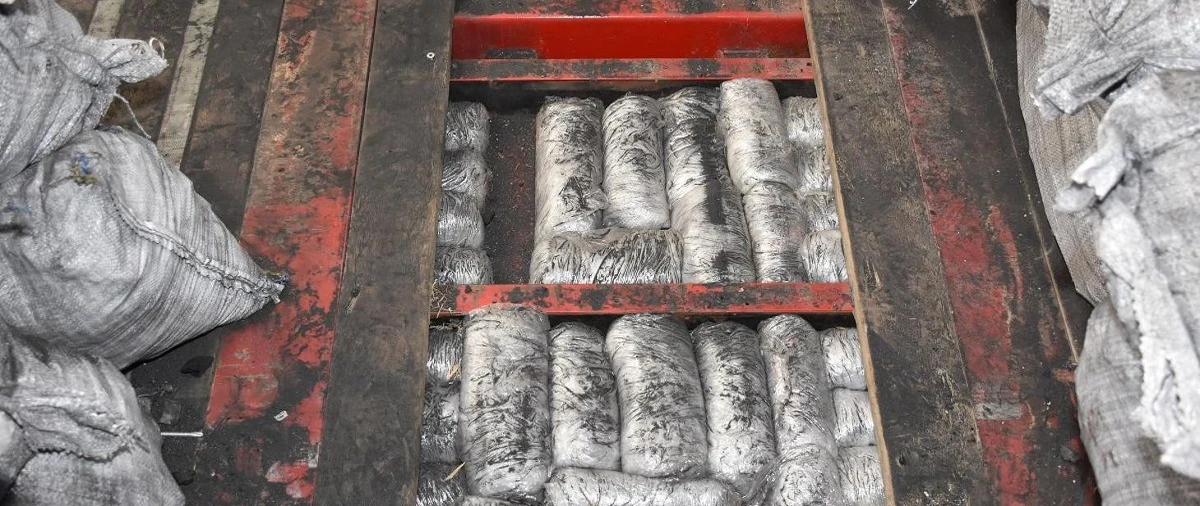 Przemyt ponad 46 kg metamfetaminy wartej ponad 2,3 mln zł udaremnili w Dorohusku (Lubelskie) funkcjonariusze z Nadbużańskiego Oddziału Straży Granicznej oraz lubelskiej Krajowej Administracji Skarbowej.