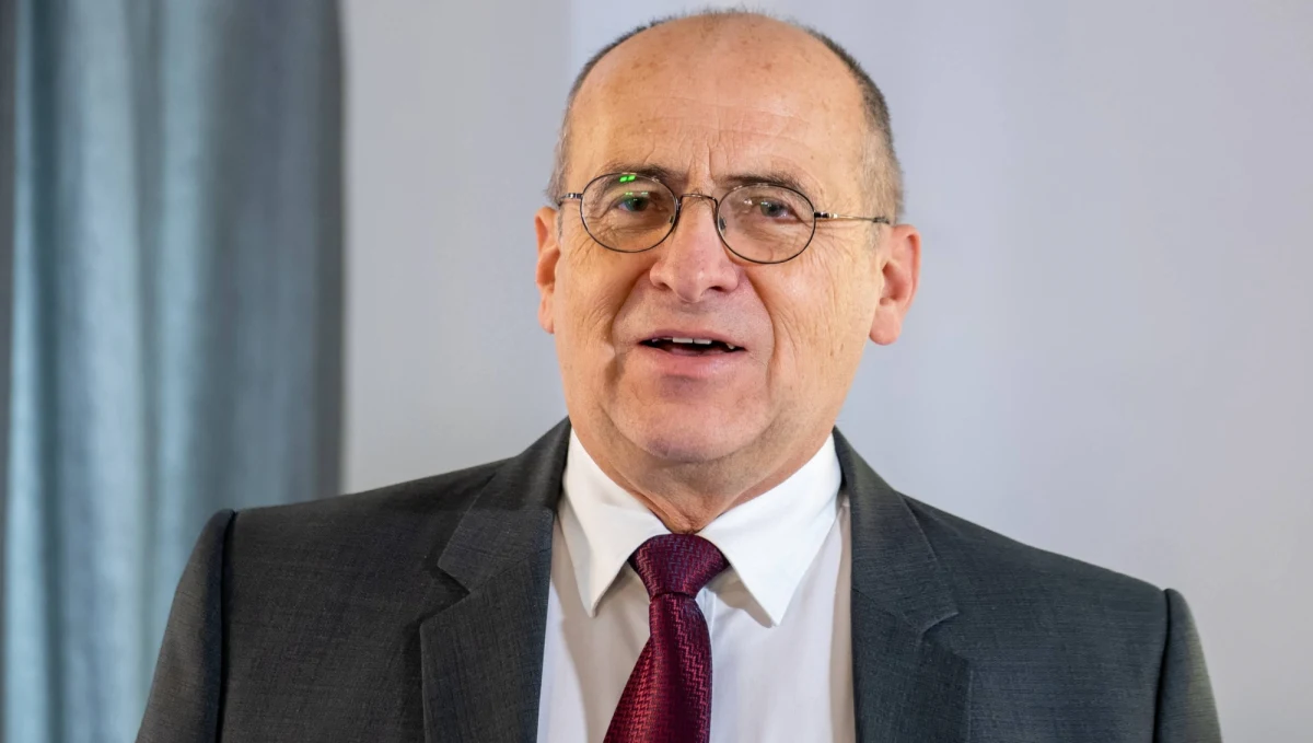 To szef sejmowej Komisji Spraw Zagranicznych profesor Zbigniew Rau ma największe szanse na zastąpienie Jacka Czaputowicza na stanowisku ministra spraw zagranicznych – dowiedzieli się dziennikarze RMF FM. Decyzję premier ma przedstawić jeszcze dziś, podczas specjalnej konferencji, planowanej przed godziną 18. Nowy minister zdrowia zostanie przedstawiony przez premiera jutro - ustalili dziennikarze RMF FM.