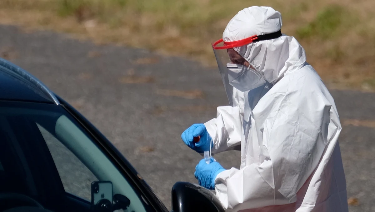 ​Znowu przybyło zakażonych koronawirusem w województwie śląskim. Dziś Ministerstwo Zdrowia poinformowało o 176 kolejnych przypadkach zachorowań w tym regionie. Przybyło tam też kilkunastu pacjentów w szpitalach i o prawie 200 wzrosła liczba osób przebywających na kwarantannie.