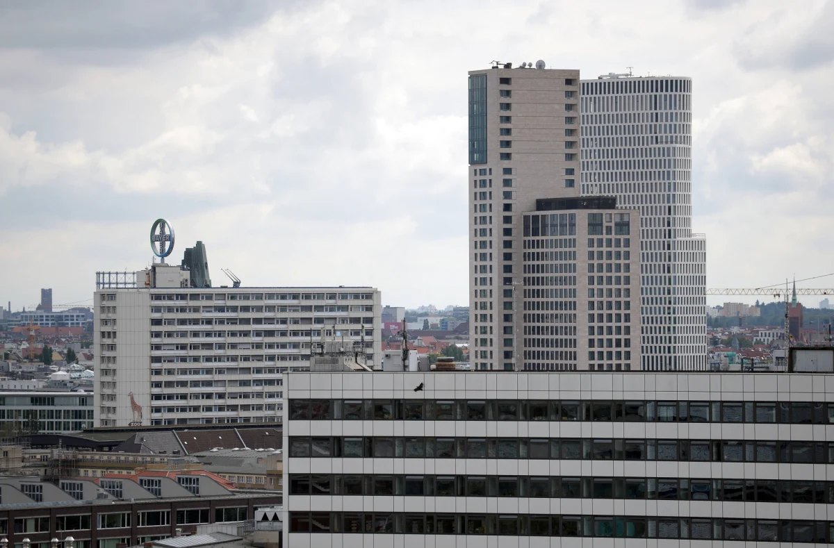 W rocznicę wybuchu II wojny światowej na Charlottenburgu w Berlinie stanie pomnik upamiętniający polskich żołnierzy walczących o zdobycie Berlina. Monument w kształcie flagi stanie przy budynku politechniki, przy prowadzącej do Bramy Brandenburskiej ulicy 17 Czerwca.