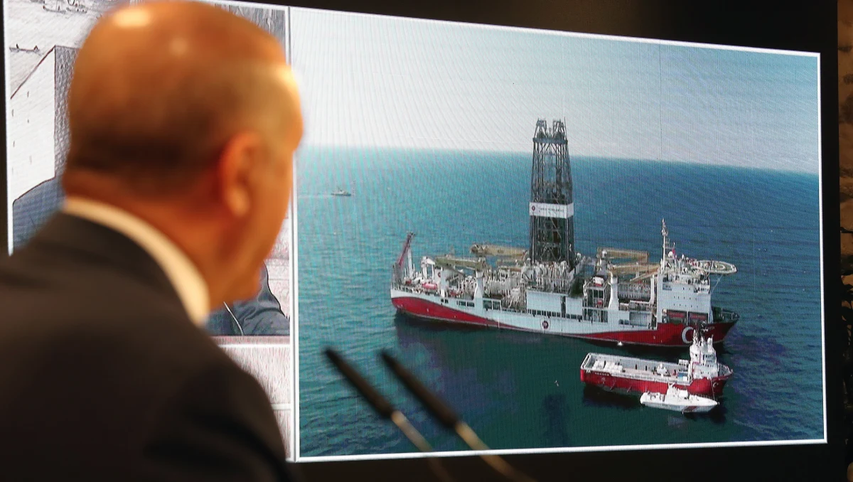 Tureckie siły powietrzne i morskie przeprowadziły wspólne ćwiczenia na Morzu Egejskim - przekazał w sobotę resort obrony w Ankarze. Doszło do nich w czasie zwiększonych napięć między Turcją a Grecją i Cyprem w sprawie złóż naftowych pod wodami Morza Egejskiego.