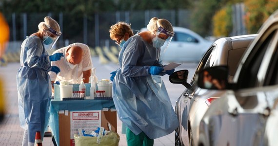 "Nie jest powiedziane, że nadejdzie druga fala" epidemii koronawirusa - stwierdził włoski ekspert Ranieri Guerra, jeden z dyrektorów w Światowej Organizacji Zdrowia (WHO). Jak ocenił, obecnie są możliwości złagodzenia fali zakażeń.