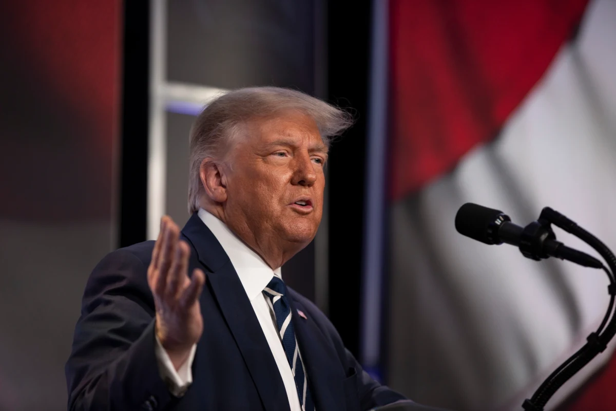 Prezydent USA Donald Trump w niedzielę złożył za pośrednictwem Twittera życzenia udanej niedzieli i dołączył do wpisu krótki filmik przypominający jego wizytę w Polsce w lipcu 2017 roku. "Szczęśliwej niedzieli! Chcemy BOGA!" - brzmi tweet Trumpa.