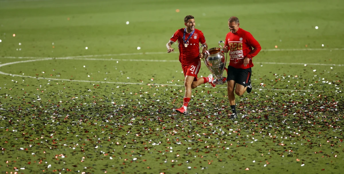 Zasłużony, wypracowany, historyczny - w takich słowach niemieckie media opisują triumf Bayernu Monachium - z Robertem Lewandowskim w składzie - w piłkarskiej Lidze Mistrzów. Trenera Hansiego Flicka nazywają cudotwórcą i chwalą jego decyzję o wstawieniu do składu Kingsleya Comana.