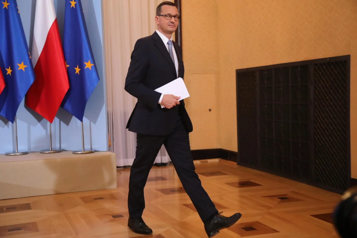 Premier Mateusz Morawiecki wystosuje dziś do przedstawicieli wszystkich klubów parlamentarnych zaproszenie na środę na spotkanie dot. sytuacji na Białorusi - poinformował szef KPRM Michał Dworczyk.