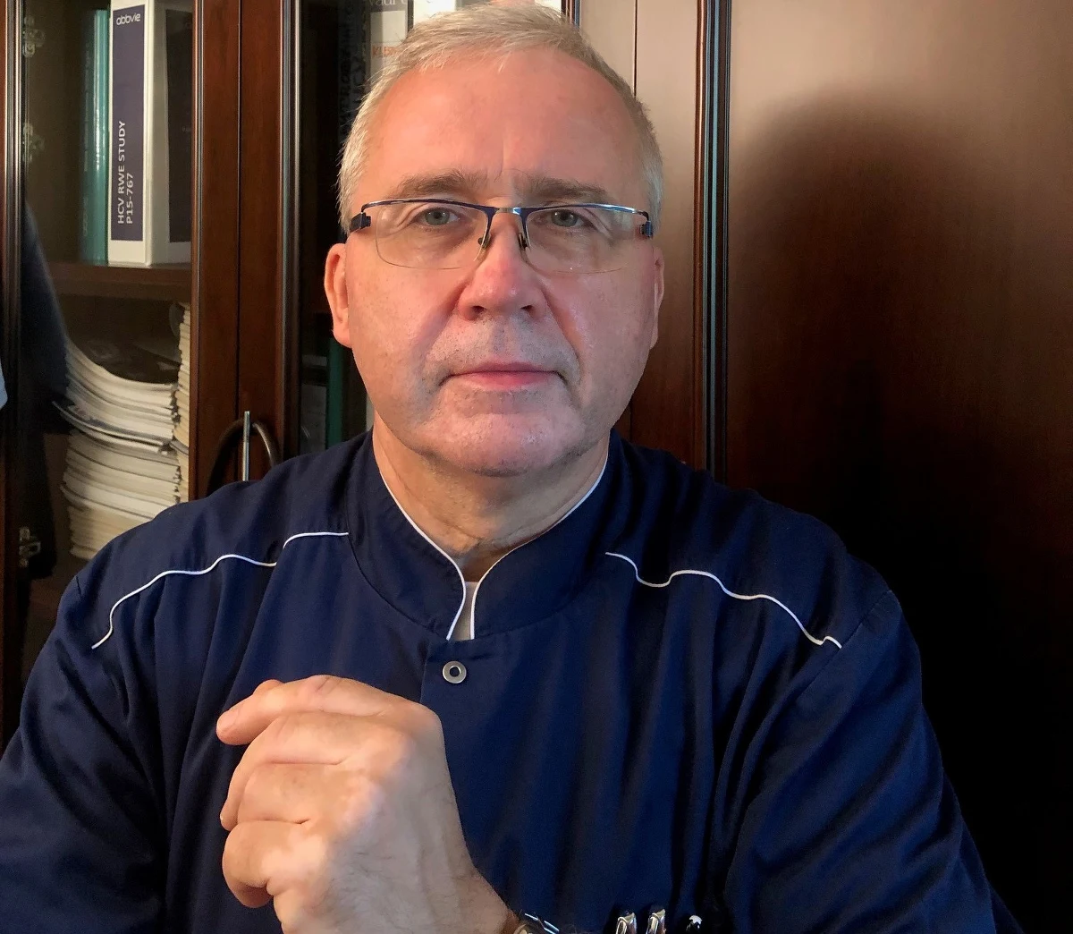 „Uważam, że w tych regionach gdzie jest wysoka zapadalność trzeba rozważyć ten wariant” – mówił w Rozmowie w samo południe w RMF FM prof. Włodzimierz Mazur, śląski konsultant w dziedzinie chorób zakaźnych. W ten sposób odniósł się do wspomnianego przez Marcina Zaborskiego rozwiązania, które proponują nauczyciele przed rozpoczęciem roku szkolnego – chodzi o masowe testowanie przed wrześniem pracowników oświaty.