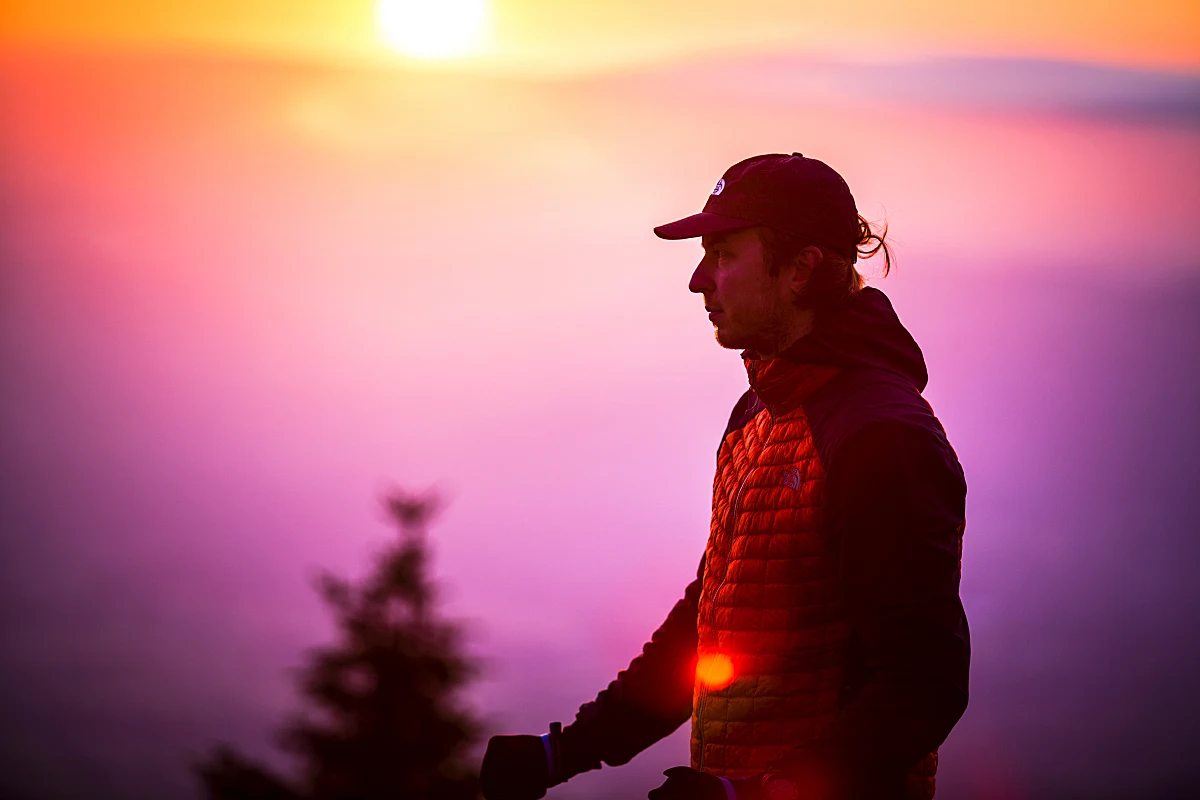 1200 kilometrów, ponad miesiąc wędrówki - to plan Mateusza Waligóry, który najczęściej chodzi po pustyniach. Tym razem spróbuje dowiedzieć się więcej o tym, co za progiem. A także posłuchać o kłopotach - samej Wisły, ale również tych, którym daje ona życie.