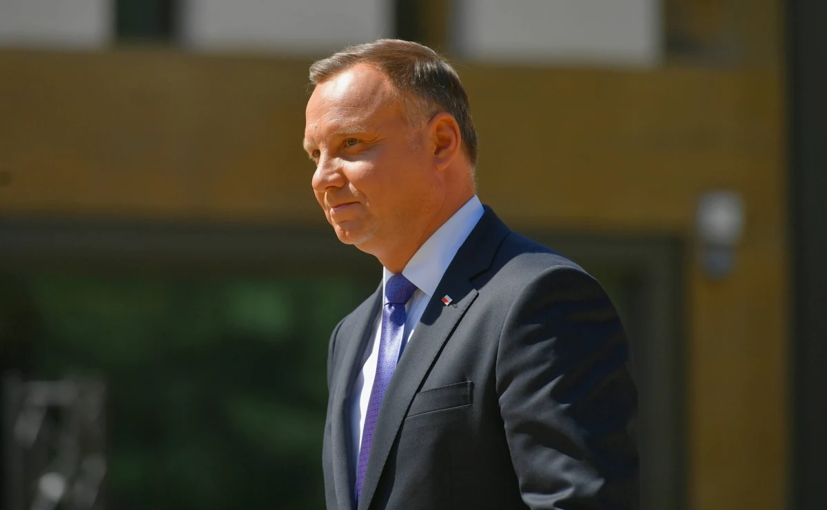 ​Prezydent zasługuje na podwyżkę, posłowie i senatorowie oraz wiceministrowie - zdecydowanie nie - wynika z badania United Surveys dla RMF FM i "Dziennika Gazety Prawnej".