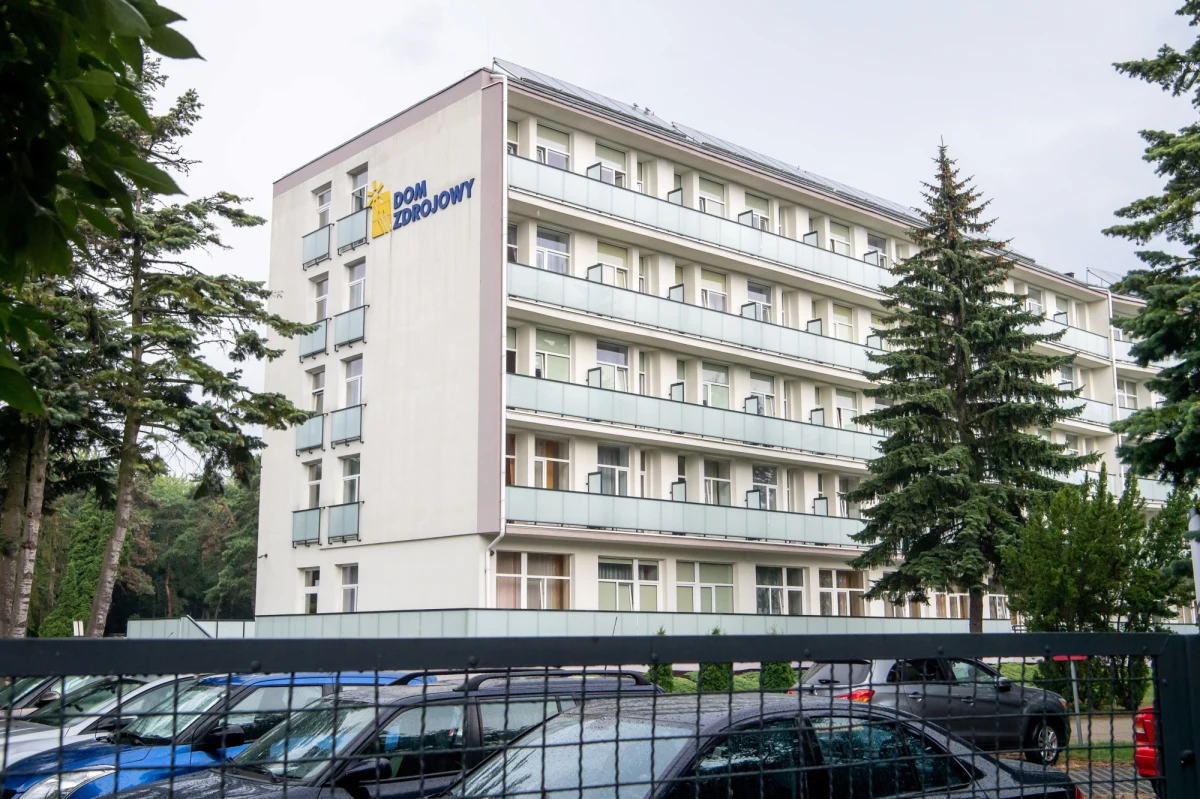 Rośnie liczba zakażonych koronawirusem w Uzdrowisku Ciechocinek. SARS-CoV-2 potwierdzono już łącznie u 21 kuracjuszy. Cały Dom Zdrojowy został zamknięty, w kwarantannie przebywa blisko 300 osób, a na wyniki testów czeka prawie 70.