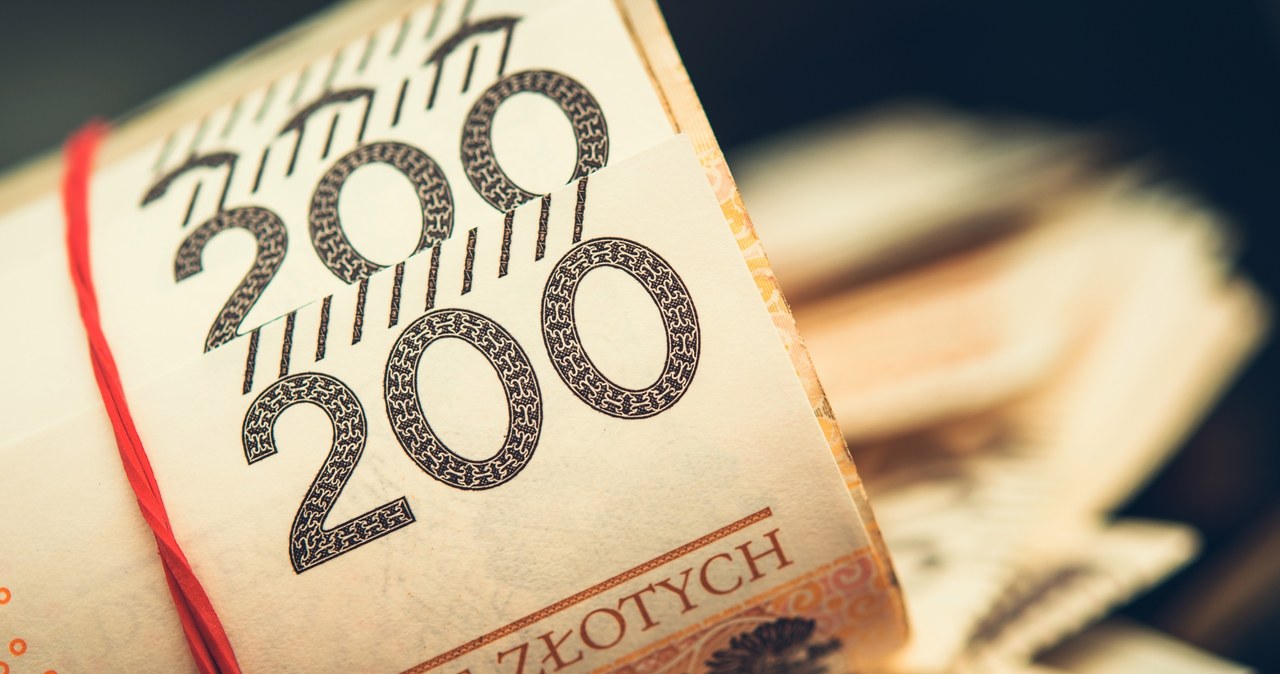 poniedziałkowy, poranek, złoty, nieznacznie, umocnił, wobec, dolara, Polska, waluta, względem, euro, franka, szwajcarskiego, poz Ile kosztują euro, dolar i frank? Złoty może zyskać kolejny impuls do umocnienia