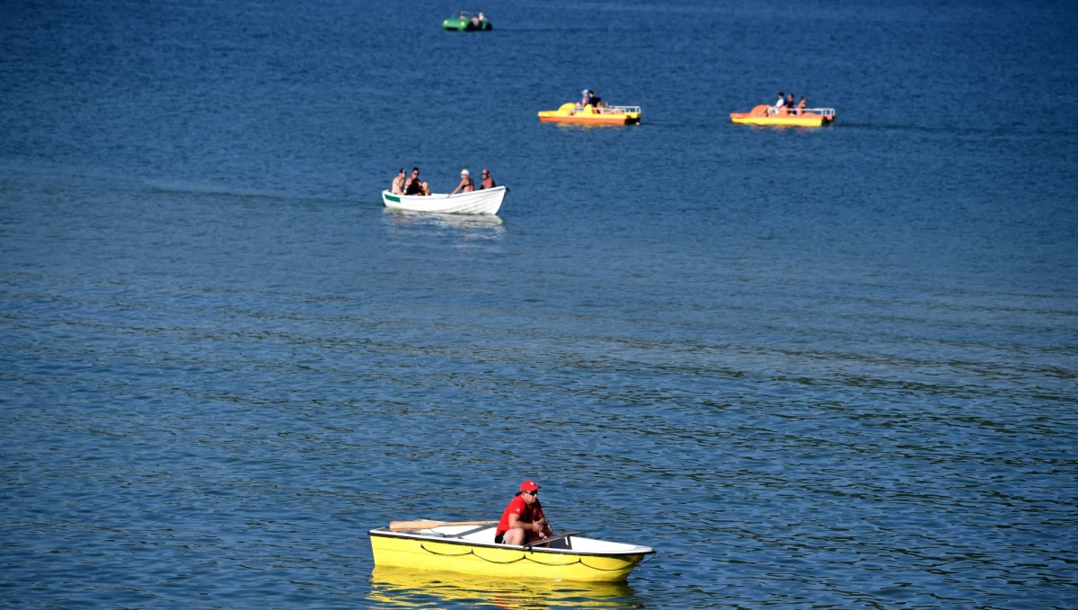 Utonął 16-latek, który w poniedziałek po południu z grupą znajomych przebywał nad krakowskim zalewem Bagry. Ruszył na pomoc koledze, który miał problem z powrotem do brzegu. Uratował go, ale sam nie wypłynął z wody.