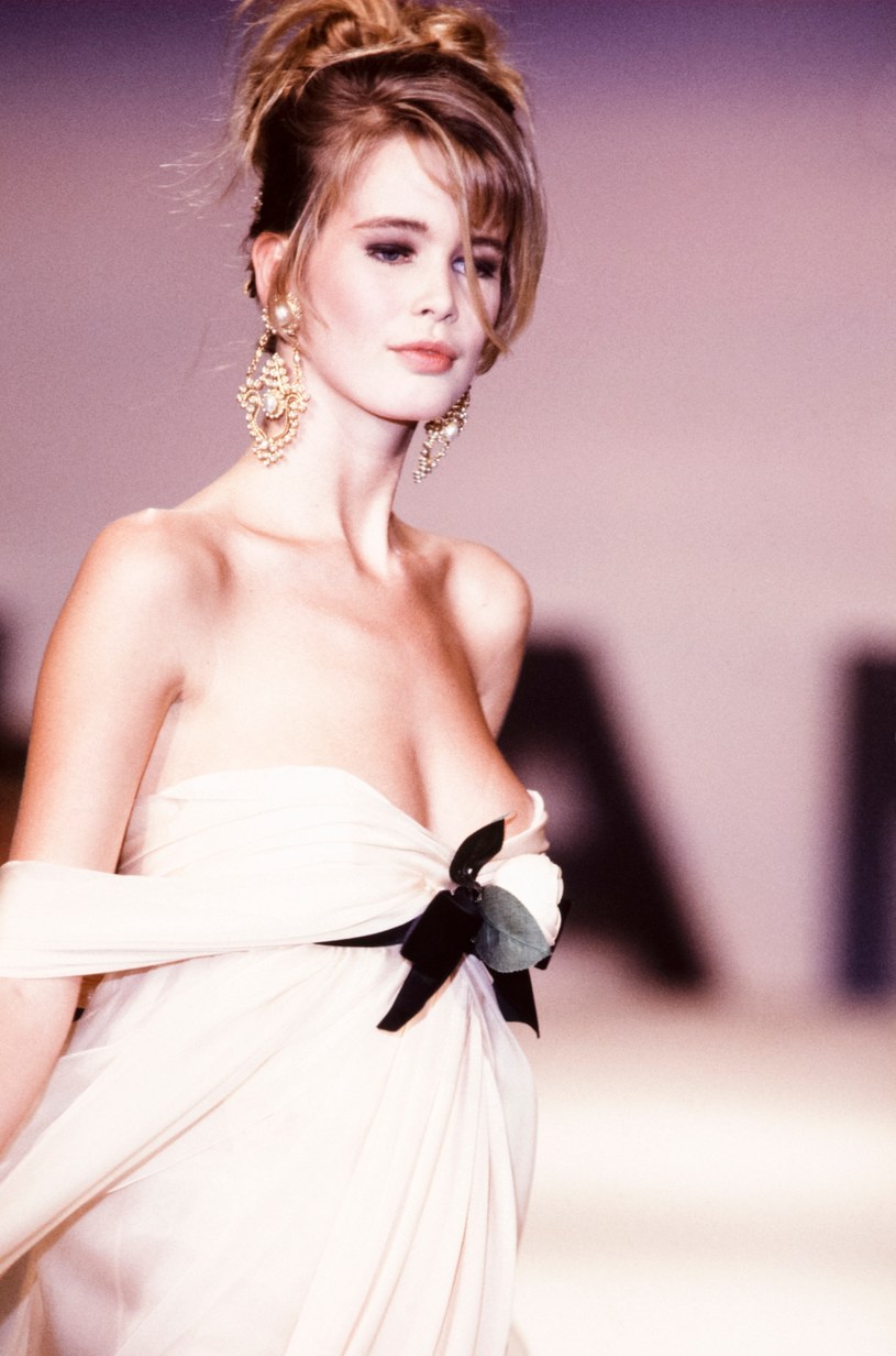 W latach 90. była najsłynniejszą blondwłosą modelką i największą muzą Karla Lagerfelda. Choć obchodząca 50. urodziny Schiffer nie pojawia się już na wybiegach mody, wciąż pozostaje jedną z trzech - obok Lindy Evangelisty i Naomi Campbell - największych modelek wszech czasów.
