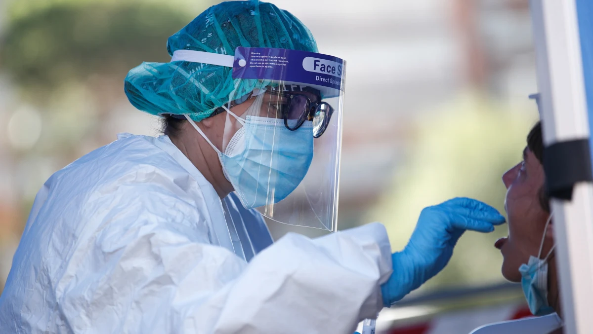 W Wielkiej Brytanii w ciągu ostatniej doby odnotowano 16 zgonów z powodu Covid-19 i potwierdzono 1184 nowe zakażenia koronawirusem – poinformował we wtorek brytyjski rząd.