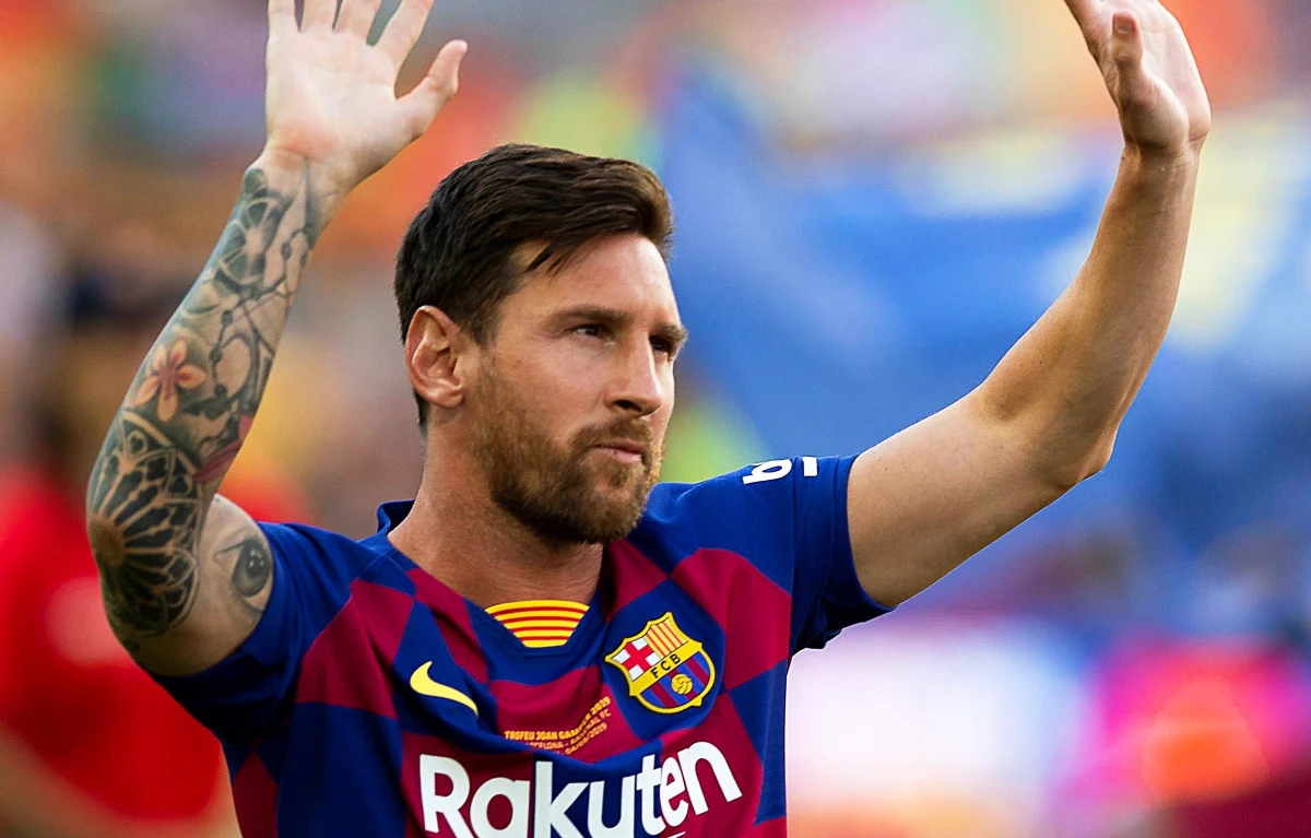 Władze Barcelony odpowiedziały Lionelowi Messiemu na prośbę o pozwolenie na opuszczenie klubu. Apelują do Argentyńczyka o pozostanie w nim do końca kariery, przypominając jednocześnie, że jego klauzula odstępnego wynosi 700 milionów euro.