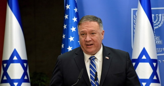 Sekretarz stanu USA Mike Pompeo na konwencji partyjnej republikanów chwalił politykę zagraniczną prezydenta Donalda Trumpa. Według niego dzięki przywódcy USA "NATO jest silniejsze". Przemówienie krytykują demokraci. Pompeo jest bowiem pierwszym od siedmiu dekad sekretarzem stanu, który wystąpił na przedwyborczej konwencji partyjnej. 