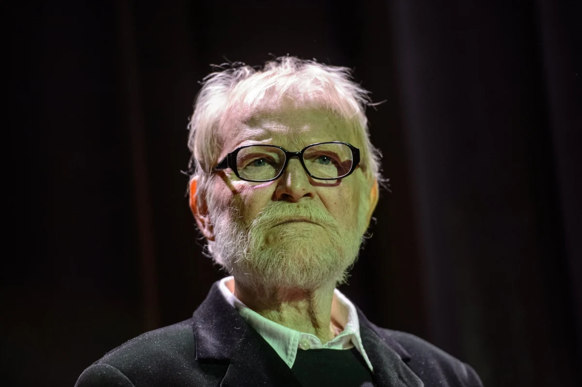 Ostatnie pożegnanie piosenkarza, gitarzysty, aktora Piotra Szczepanika - wykonawcy tak słynnych ballad jak "Kochać", "Goniąc kormorany" i "Żółte kalendarze" - odbędzie się 31 sierpnia na Cmentarzu na Starych Powązkach w Warszawie.