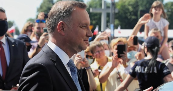 Prezydent Andrzej Duda w środę podczas uroczystości w Pałacu Prezydenckim powołał Zbigniewa Raua na stanowisko ministra spraw zagranicznych oraz Adama Niedzielskiego na ministra zdrowia.
