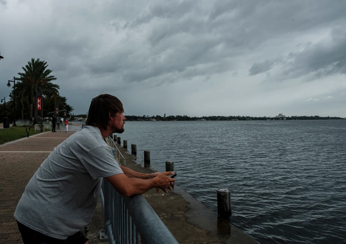 Nad wybrzeże Teksasu i Luizjany nadciąga Laura – huragan, który ma już czwartą kategorię w pięciostopniowej skali Saffira-Simpsona. Meteorolodzy ostrzegą przed niebezpieczeństwem. Obawiają się, że żywioł będzie miał katastrofalne skutki.