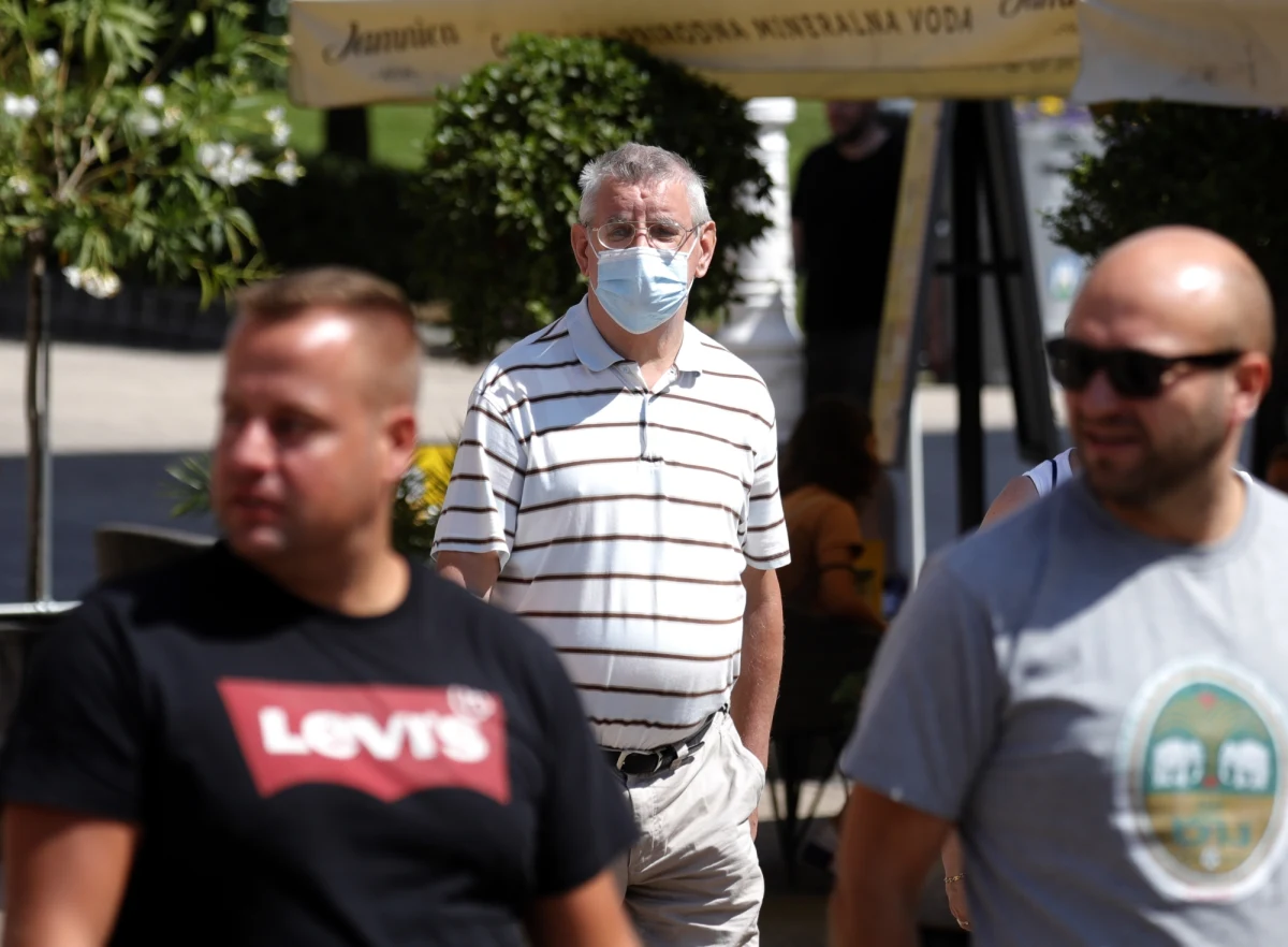 Dziś nikt nie myśli o zamknięciu gospodarki. Nikogo nie stać na tak radykalne działania, jakie były podejmowane wiosną - podkreślał w Polsat News szef kancelarii premiera Michał Dworczyk.