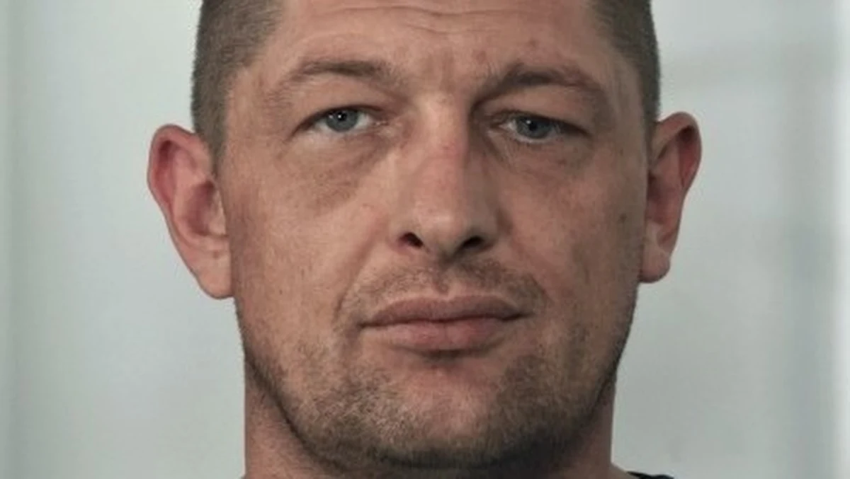 Policjanci z Mikołowa poszukują 39-latka podejrzanego o nielegalne składowanie i transport ponad 100 tysięcy litrów niebezpiecznych odpadów. 