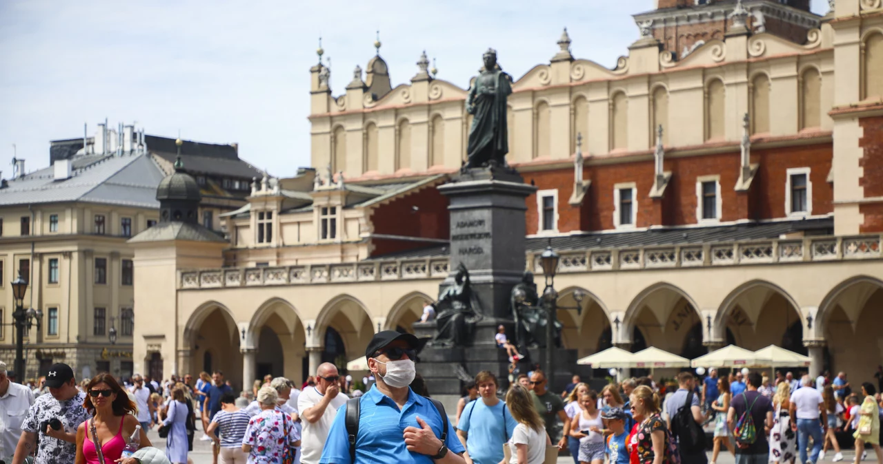 Krakowski rynek; zdjecie wykonane pod koniec lipca