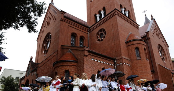 Co najmniej 270 osób zatrzymała milicja w czwartek wieczorem podczas protestu w centrum Mińska - podało centrum Wiasna. Wśród zatrzymanych było co najmniej 39 dziennikarzy - przekazało stowarzyszenie dziennikarzy BAŻ.