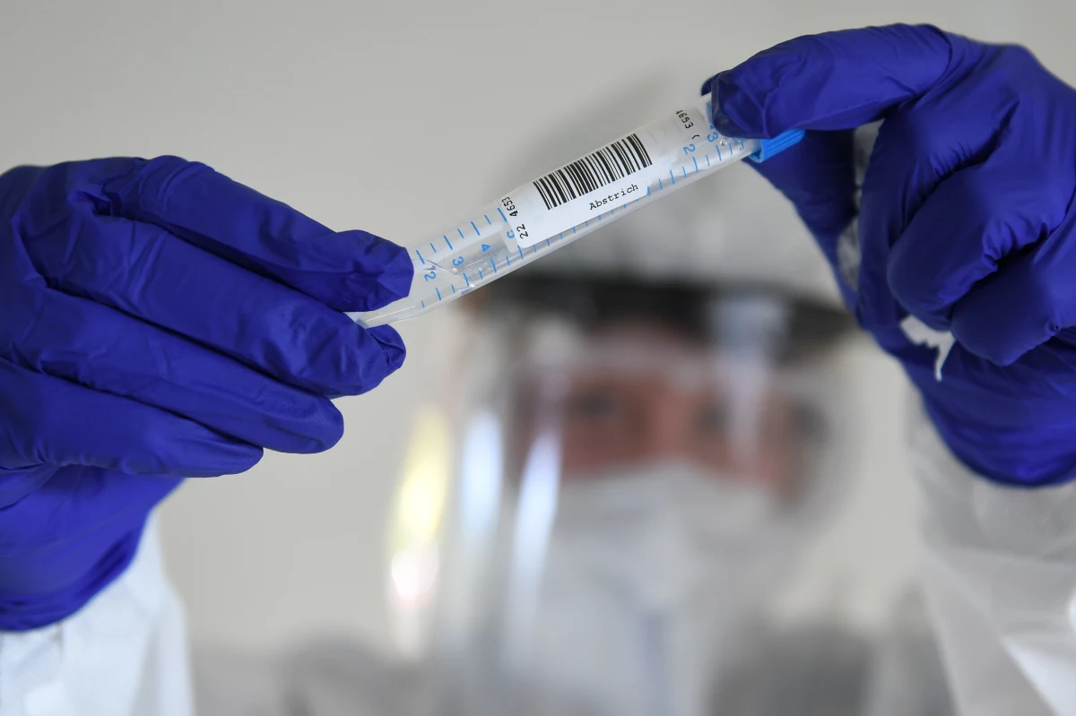 W piątek Ministerstwo Zdrowia poinformowało o 791 nowych przypadkach zakażenia koronawirusem i kolejnych 9 zgonach. Aktualny bilans Covid-19 w Polsce to 65 480 zakażeń i 2 018 ofiar śmiertelnych. Od początku pandemii wyzdrowiało już 44 785 osób, u których potwierdzono zakażenie koronawirusem. 