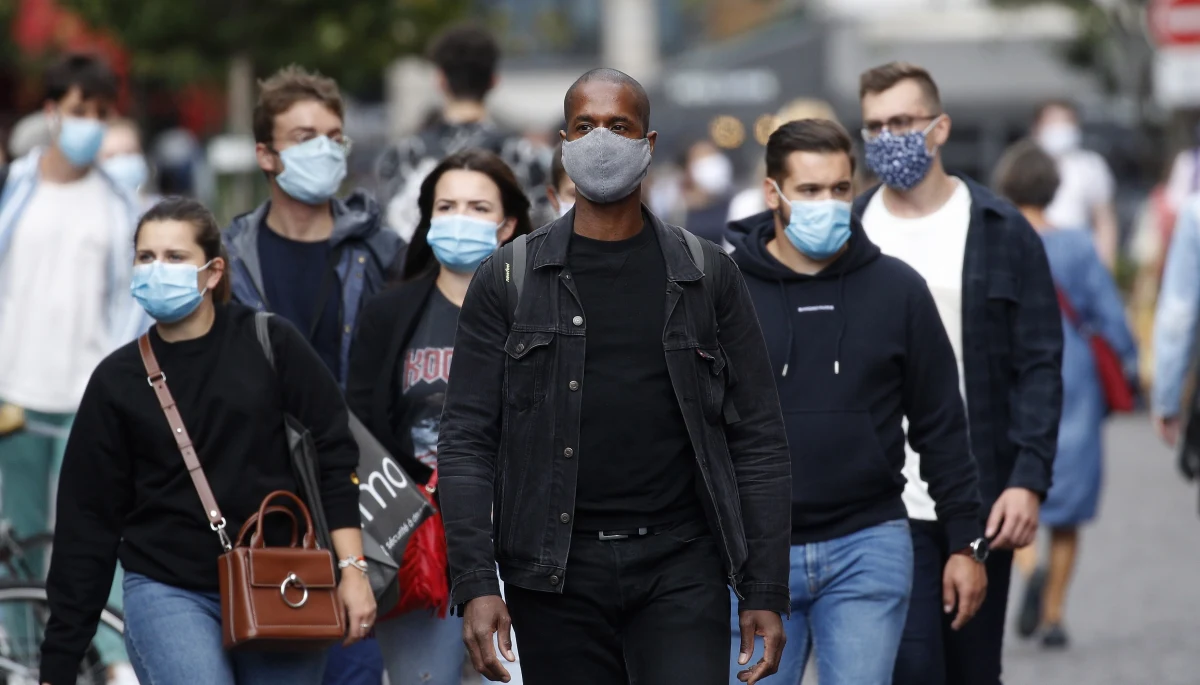 Francuskie ministerstwo zdrowia podało, że w ciągu ostatnich 24 godzin w kraju zdiagnozowano 7379 przypadków koronawirusa. Dotychczas tylko raz, 30 marca, dobowy wzrost liczby zakażeń był wyższy; wyniósł wówczas 7578. Na Covid-19 zmarło kolejnych 20 osób.