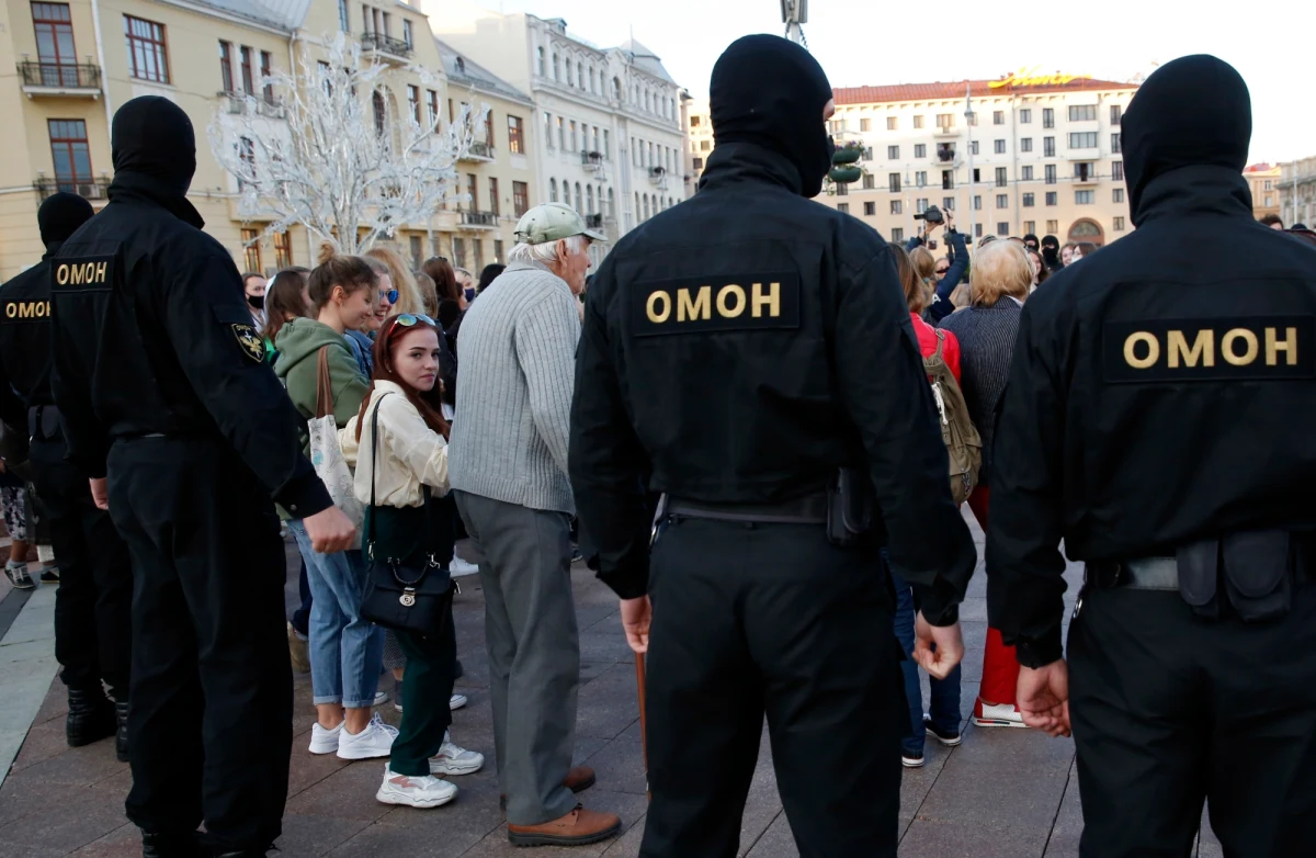 Portal informacyjny Naviny.by i niezależna internetowa Nasza Niwa zostały w nocy zablokowane przez ministerstwo informacji Białorusi - podał portal TUT.by. Wcześniej zablokowano szereg innych stron mediów niezależnych i organizacji.