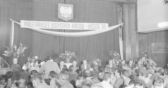 40 lat temu, 30 sierpnia 1980 r., w świetlicy Stoczni Szczecińskiej im. Adolfa Warskiego władze komunistyczne podpisały porozumienie z przedstawicielami strajkujących załóg regionu, co zakończyło strajki na Pomorzu Zachodnim.