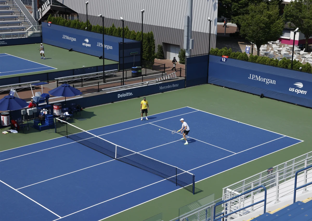 Magda Linette i Hubert Hurkacz zaprezentują się pierwszego dnia rozpoczynającego się w poniedziałek wielkoszlemowego turnieju US Open. Oboje tenisiści są w Nowym Jorku rozstawieni - poznanianka po raz pierwszy w karierze w imprezie tej rangi.