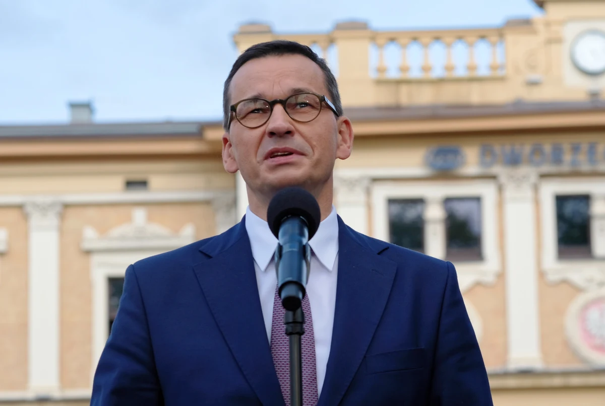 Mimo ogromnych zagrożeń gospodarczych w przyszły roku będą trzynaste i czternaste emerytury oraz waloryzacja emerytur - pisze premier Mateusz Morawiecki w liście opublikowanym przez "Super Express".